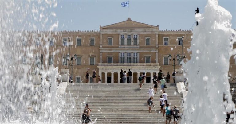 O τρίτος θερμότερος Ιούλιος στα χρονικά o φετινός
