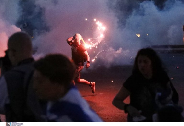 Σύνταγμα: Πάνω από 40 προσαγωγές για τα επεισόδια στη συγκέντρωση αντιεμβολιαστών – Ειδήσεις
