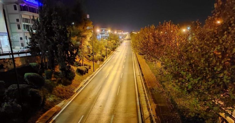 Οι φωτισμοί των δρόμων με LED εχθρός των εντόμων
