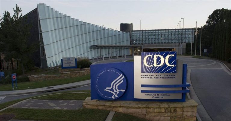 CDC:«Δεν προκαλεί σοβαρότερη νόσηση σε παιδιά και τους εφήβους η Δέλτα»