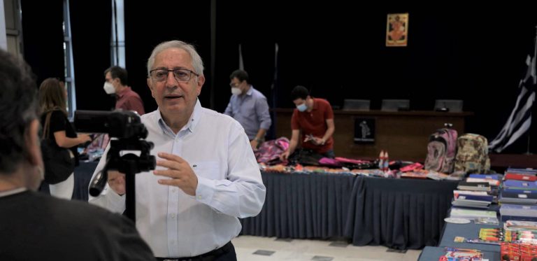 Στα χέρια των παιδιών του Αμαρουσίου βρίσκονται τα σχολικά είδη που συγκεντρώθηκαν από τη δράση του Δήμου και του ΣΚΑΙ « Όλοι Μαζί Μπορούμε» – Δήμος Αμαρουσίου