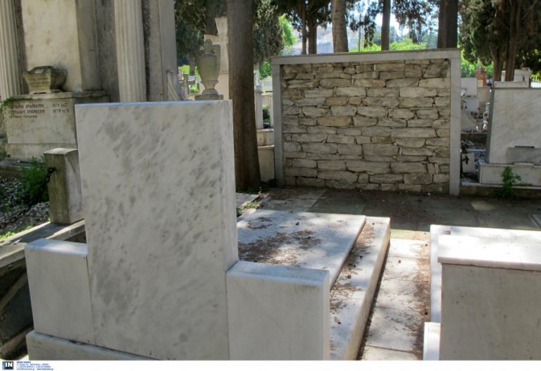 Αμαλιάδα: 63χρονη κατέρρευσε ξαφνικά μέσα στο νεκροταφείο – Κατέληξε στο νοσοκομείο