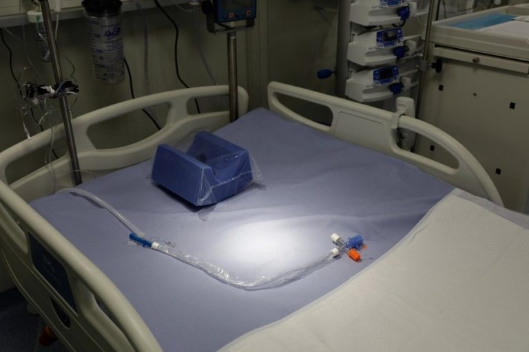 Διασωληνωμένοι: Το 90% ανεμβολίαστοι ή μη πλήρως εμβολιασμένοι