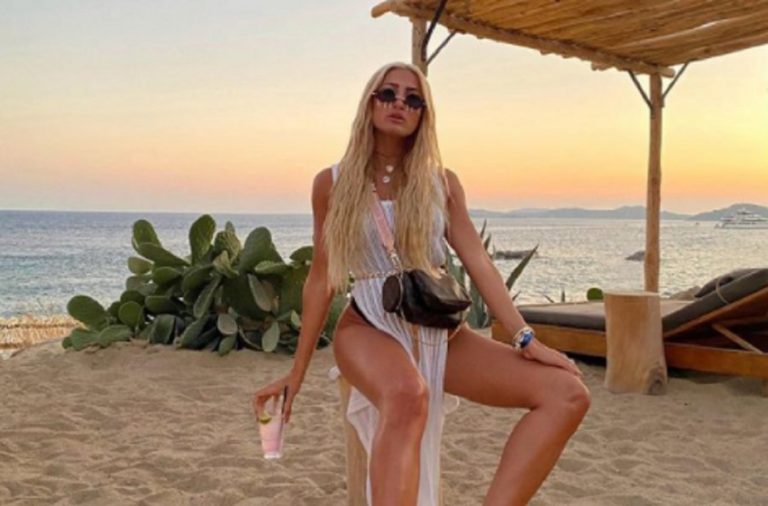 Η Τούνη απαντάει… ξανά για τους «τεμπέληδες» και τους Παξούς, «είχε 32 βαθμούς κελσίου» (βίντεο)