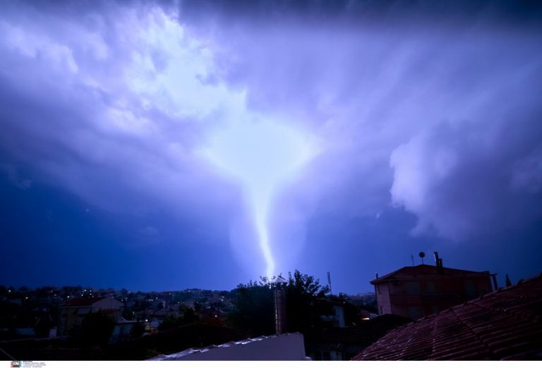 Κακοκαιρία – Φόβοι για τις πυρόπληκτες περιοχές: Ισχυρές καταιγίδες το βράδυ στη Βόρεια Εύβοια
