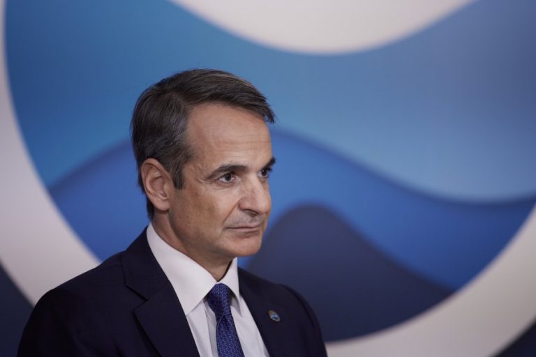 Κυριάκος Μητσοτάκης στο Reuters: «Θα επιστρέψω στη μεσαία τάξη όσα της πήρε ο Τσίπρας» – Τι είπε για την κλιματική κρίση