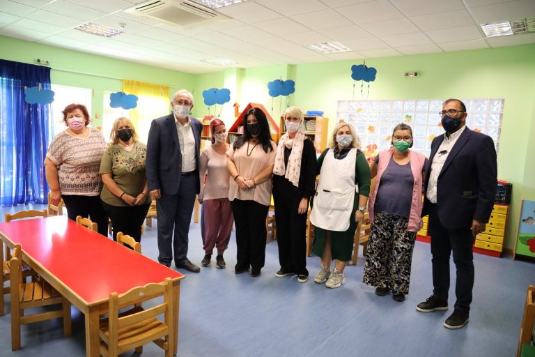 Επίσκεψη του Δημάρχου Αμαρουσίου Θεόδωρου Αμπατζόγλου στους παιδικούς και βρεφονηπιακούς σταθμούς της πόλης – Δήμος Αμαρουσίου