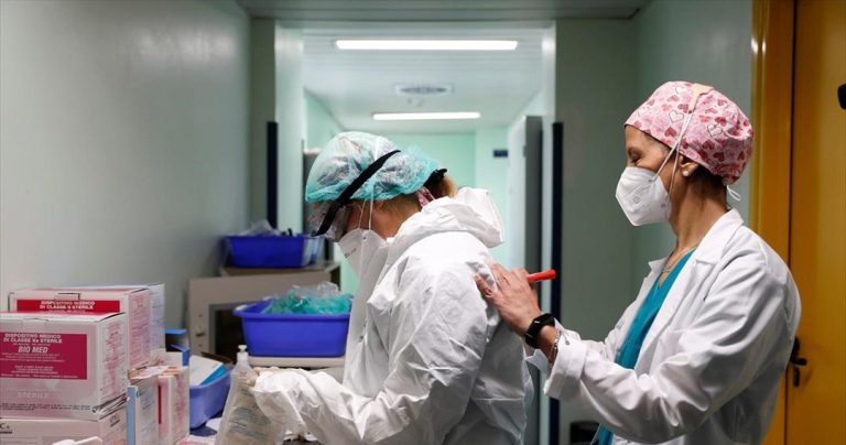 Αντίποινα σε υγειονομικούς που κατήγγειλαν προβλήματα στη διάρκεια της πανδημίας