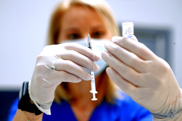 Ασφαλής και αποτελεσματικός ο ταυτόχρονος εμβολιασμός κατά του κορονοϊού και της γρίπης