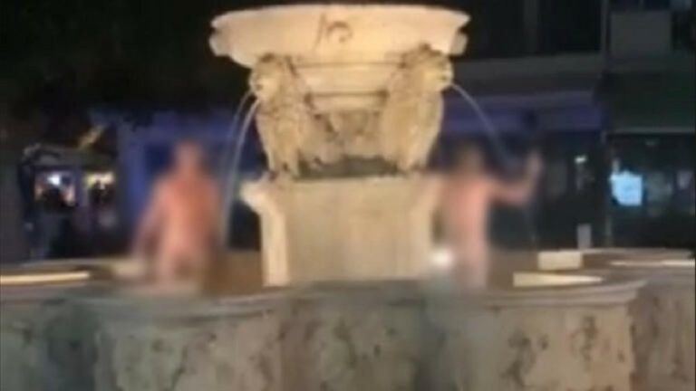 Βγήκαν από τα ρούχα τους στο Ηράκλειο: Βούτηξαν γυμνοί… σε συντριβάνι (βίντεο)