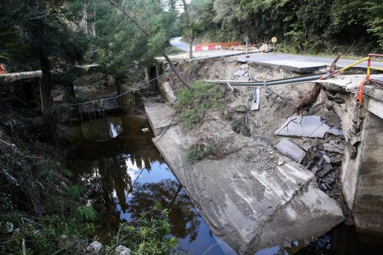 Κέρκυρα: Πλημμύρισαν σπίτια και επιχειρήσεις, φούσκωσε φραγμένο ρέμα