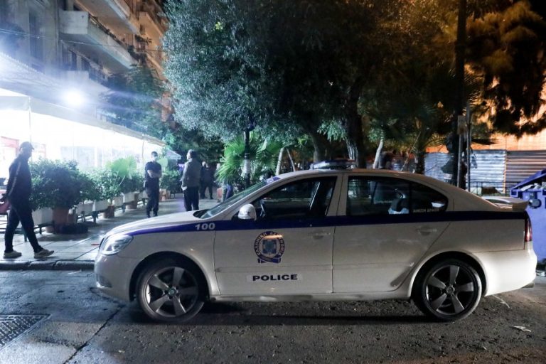 Σε κρίσιμη κατάσταση άνδρας μετά τους πυροβολισμούς σε καφετέρια στον Άγιο Παντελεήμονα