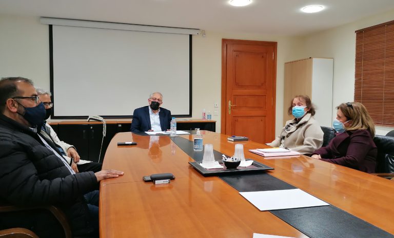 Συνάντηση του Δημάρχου Αμαρουσίου Θεόδωρου Αμπατζόγλου με τους Συλλόγους «Αναγέννηση» και «Αμαρυσία Εστία» – Δήμος Αμαρουσίου