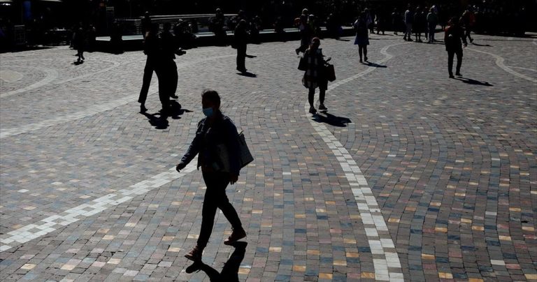 «Η απόσταση των δύο μέτρων είναι λίγο-πολύ αυθαίρετη» λέει Έλληνας ερευνητής