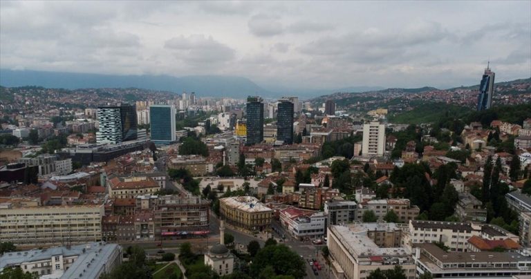 Πώς η σφαγή της Σρεμπρένιτσα βύθισε σε πολιτική άβυσσο τη Βοσνία