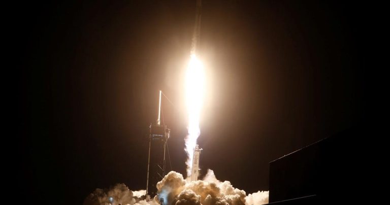 Πύραυλος της SpaceX απογειώθηκε με προορισμό τον Διεθνή Διαστημικό Σταθμό