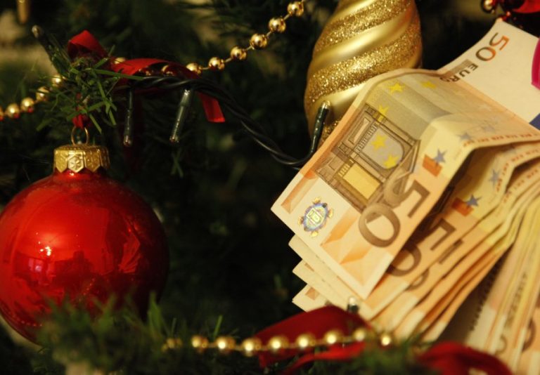 Δώρο Χριστουγέννων: Μέχρι πότε πρέπει να πληρωθεί, πώς θα το υπολογίσετε online – Ειδήσεις