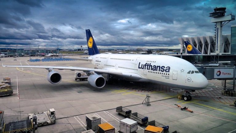 Η Lufthansa αποπλήρωσε τα δάνεια που είχε λάβει για την πανδημία