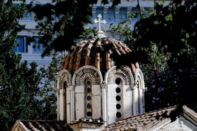 «Η Εκκλησία τηρεί την τάξη», τι λέει η Ιερά Σύνοδος