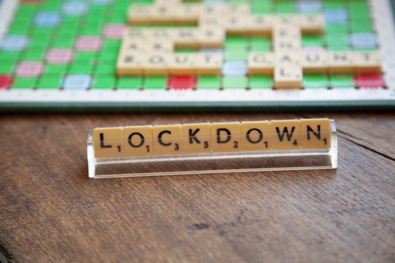 Η Ευρώπη εξετάζει τα lockdown για όλους, απορρίφθηκε πρόταση της Μέρκελ για «λουκέτο» στη Γερμανία