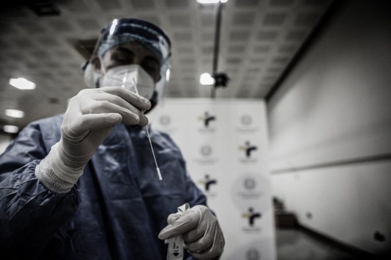 Κορονοϊός: 590 διασωληνωμένοι και 76 νέοι θάνατοι – 4.108 τα κρούσματα σήμερα – | Ειδήσεις