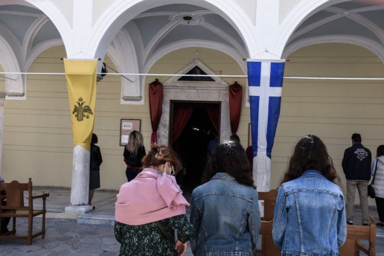 Μυτιλήνη: Παρέμβαση εισαγγελέα για τον κορονο-ιερέα – Έκλεισε το μοναστήρι του Αγίου Ραφαήλ