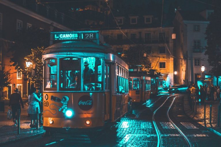 Ο πρωθυπουργός της Πορτογαλίας προειδοποιεί πως οι περιορισμοί μπορεί και να επιστρέψουν