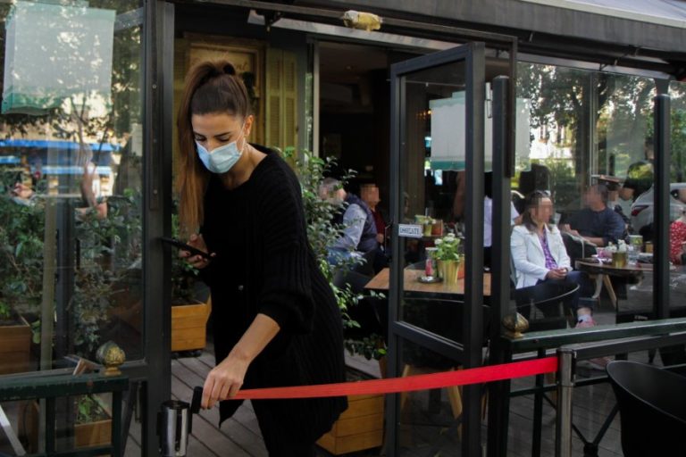 Πλεύρης: «Δεν θα υπάρξει lockdown, μόνο νέα μέτρα περιορισμού των ανεμβολίαστων» – Η νέα σκληρή καθημερινότητα (βίντεο)