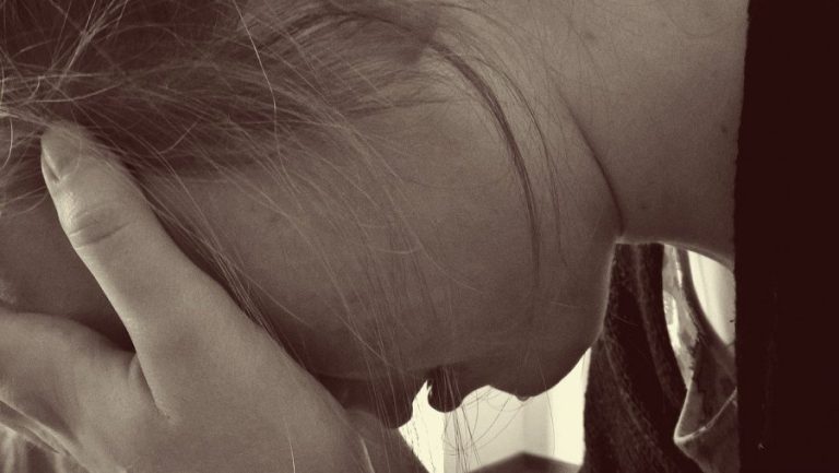 Προσπάθησε να πνίξει την 29χρονη σύζυγό του: Nέο περιστατικό ενδοοικογενειακής βίας στην Κρήτη