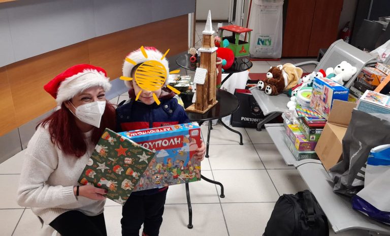 Συγκινητική η ανταπόκριση των Χαλανδραίων στην έκκληση να μην μείνει κανένα παιδί χωρίς χριστουγεννιάτικο δώρο – Δήμος Χαλανδρίου