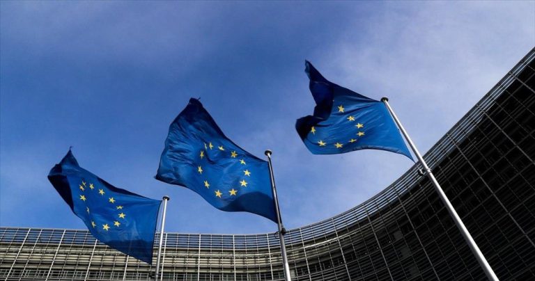 Ευρωπαϊκή Επιτροπή: Έξι μήνες ακόμη η παρακολούθηση των πλατφορμών για παραπληροφόρηση
