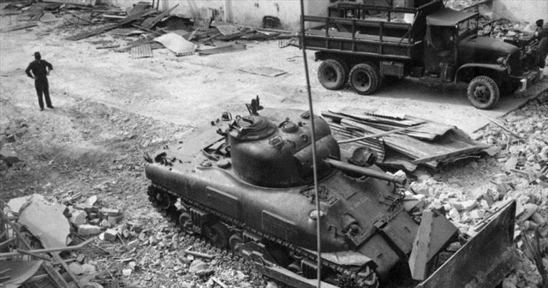Η Γαλλία ανοίγει 15 χρόνια νωρίτερα τα αρχεία για τον Πόλεμο της Αλγερίας