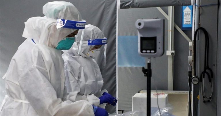 Μολύνει και όσους έχουν ήδη νοσήσει- 2,4 φορές υψηλότερος ο κίνδυνος επαναλοίμωξης