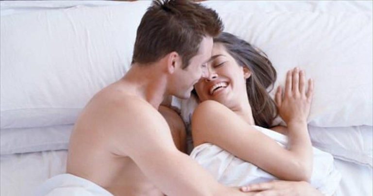 Πώς θα απογειώσετε τη σεξουαλική ζωή σας τις γιορτές