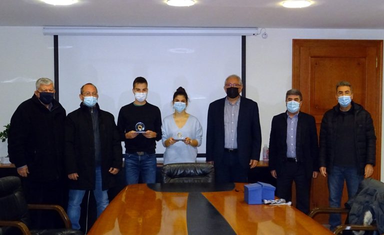 Ο Δήμαρχος Αμαρουσίου Θεόδωρος Αμπατζόγλου βραβεύει διακριθέντες αθλητές του ΓΣΑ – Δήμος Αμαρουσίου
