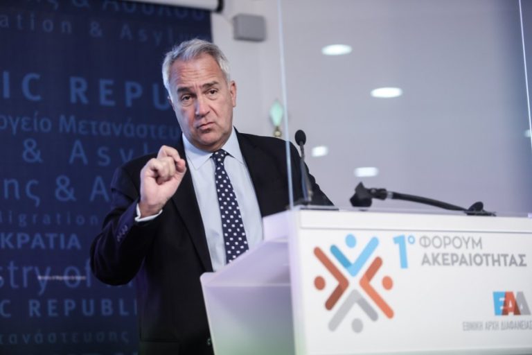 Κριθαρίδης: Σκληρή επίθεση κατά Μητσοτάκη, Βορίδη για τις γυναικοκτονίες – ΕΙΔΗΣΕΙΣ