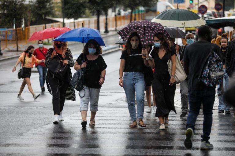 Νέα επιδείνωση του καιρού έως την Παρασκευή, βροχές και καταιγίδες από το βράδυ της Πέμπτης – Live η πορεία της κακοκαιρίας