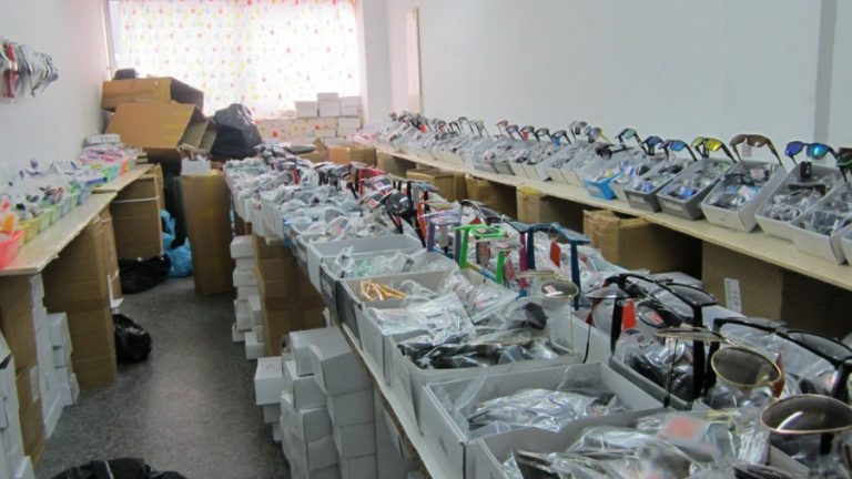 Πρόστιμα 78.000 ευρώ για παράνομο εμπόριο και μαϊμού προϊόντα σε eshop
