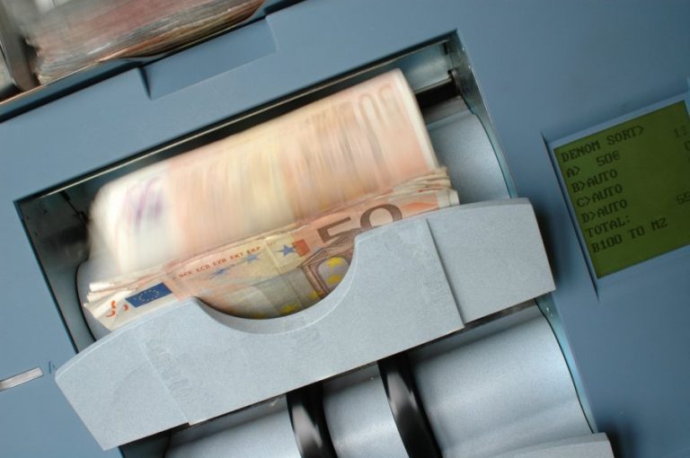 Πώς θα λειτουργήσει το «πρώτο ένσημο», ποιες θέσεις εργασίας επιδοτούνται