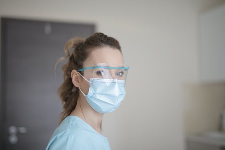 Σε τουλάχιστον 15 πολιτείες των ΗΠΑ η μετάλλαξη Όμικρον