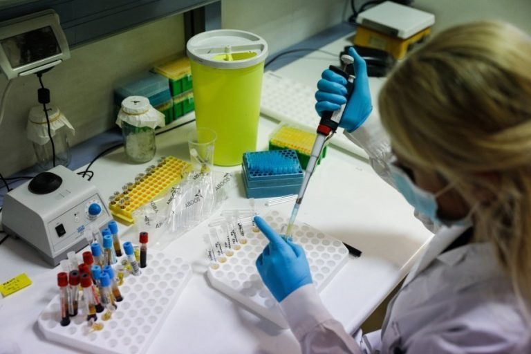Συναγερμός στην Κρήτη: Εντοπίστηκαν δύο νέα κρούσματα της μετάλλαξης Όμικρον – ΕΙΔΗΣΕΙΣ