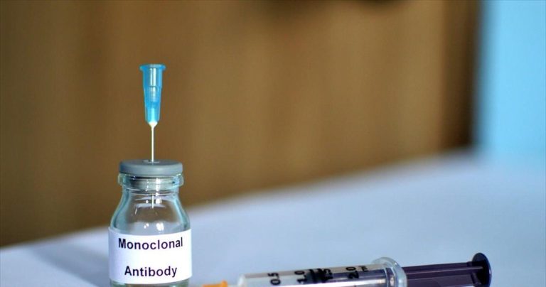 Τι έδειξε η χορήγηση casirivimab-imdevimab σε στενές επαφές υψηλού κινδύνου 