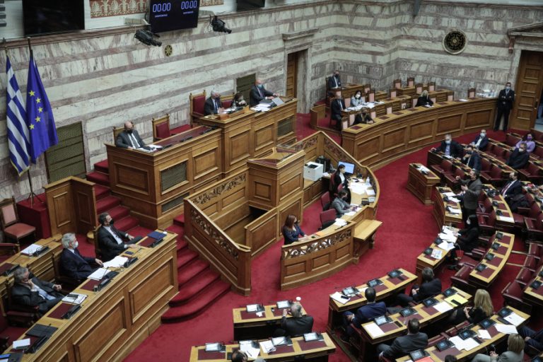 Βουλή: Καταψηφίστηκε η πρόταση μομφής με 156 «όχι» – Ποιος ψήφισε «παρών»