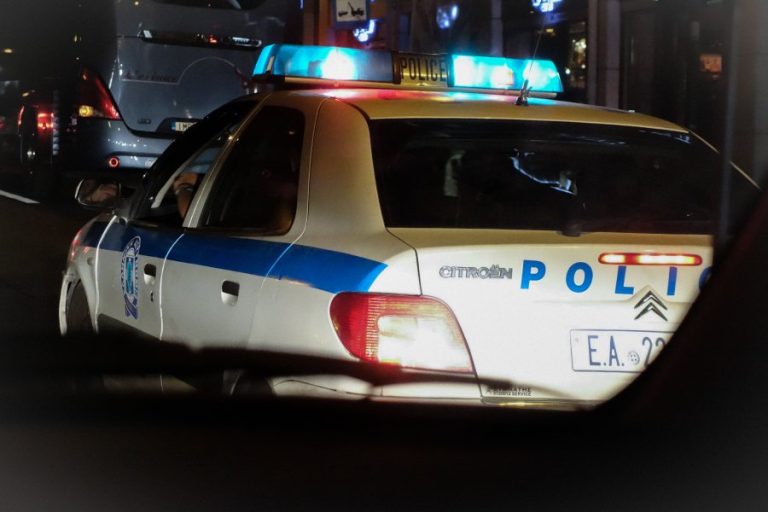 Γαλάτσι: Άνδρας κρατάει όμηρο την κοπέλα του και απειλεί να ανατινάξει ολόκληρη πολυκατοικία