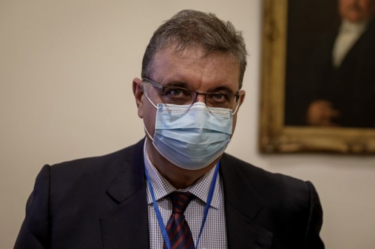 Εξαδάκτυλος: «Θα αλλάξει το πρωτόκολλο για τη λειτουργία των σχολείων – Θα συνεχίσουμε να έχουμε πολλά κρούσματα»