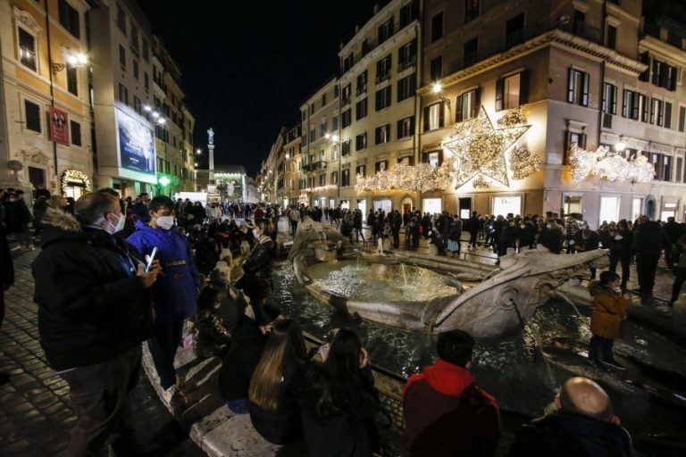 Ιταλία: Με 111 νεκρούς από κορονοϊό ξεκίνησε το 2022 – Αντιεμβολιαστής κινδυνεύει να χάσει το χέρι του