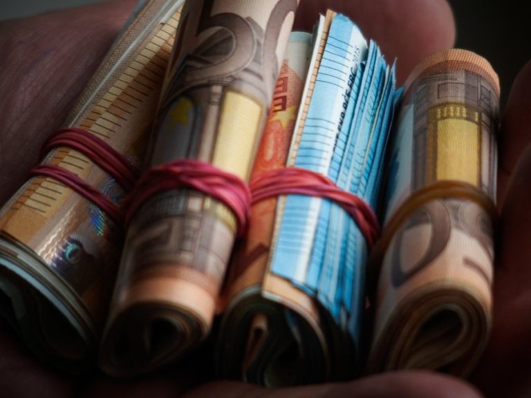 Κούρεμα οφειλών μέχρι και 80% σε δάνεια και οφειλές προς Ταμεία
