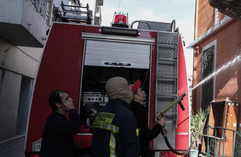 Τραγωδία στο Περιστέρι – Ηλικιωμένη πέθανε μέσα στο φλεγόμενο διαμέρισμά της