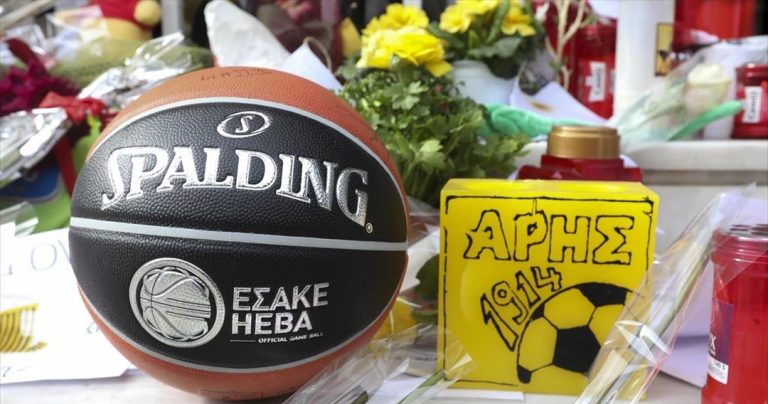 Αντιπροσωπεία ΕΣΑΚΕ, ΠΑΟΚ, Άρη, Ιωνικού τίμησαν τη μνήμη του Άλκη