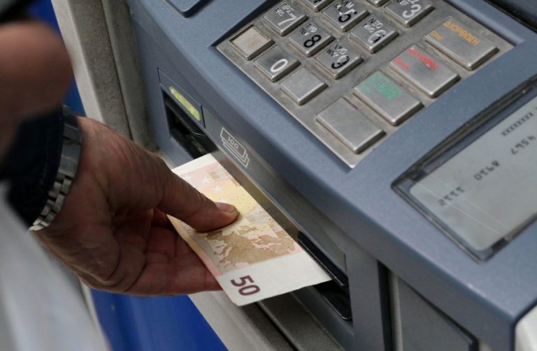 Επιστρέφει ο «εφιάλτης» των τεκμηρίων, ποιοι κινδυνεύουν να πέσουν στην παγίδα